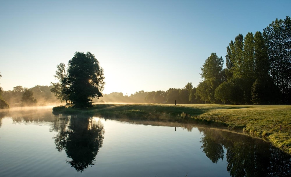 Le Pavillon Du Golf D'Arras