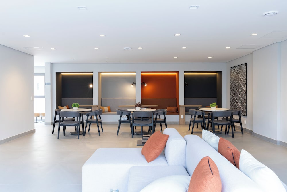 Modern with Air Conditioning and Pool