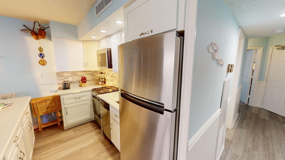Ocean Forest Plaza Unit 1713 1 Bedroom Condo