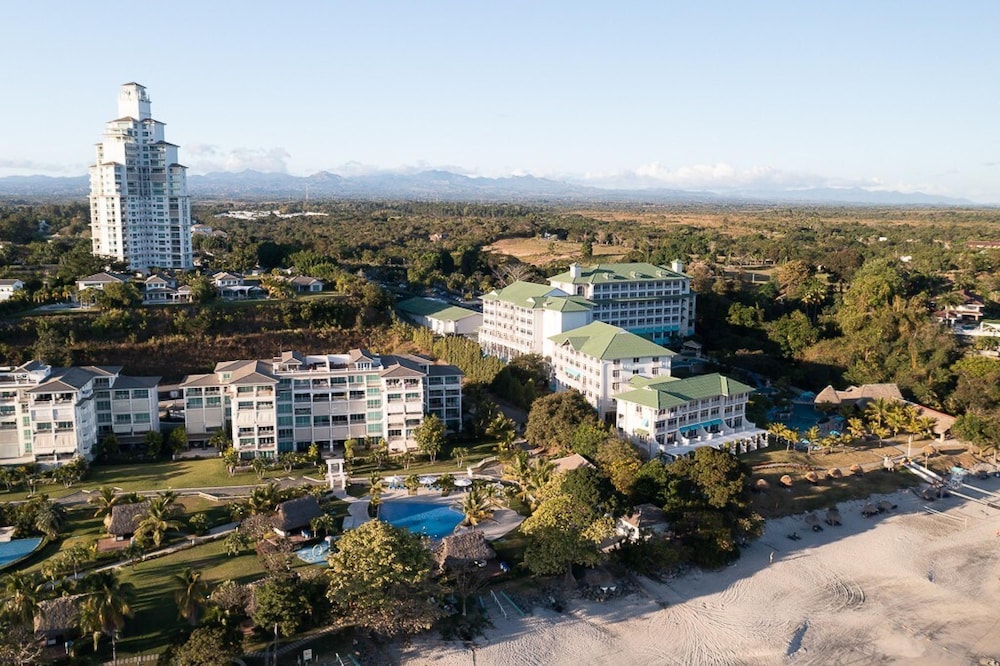 The Beach-front Condo by Acomodo Long Stay Only
