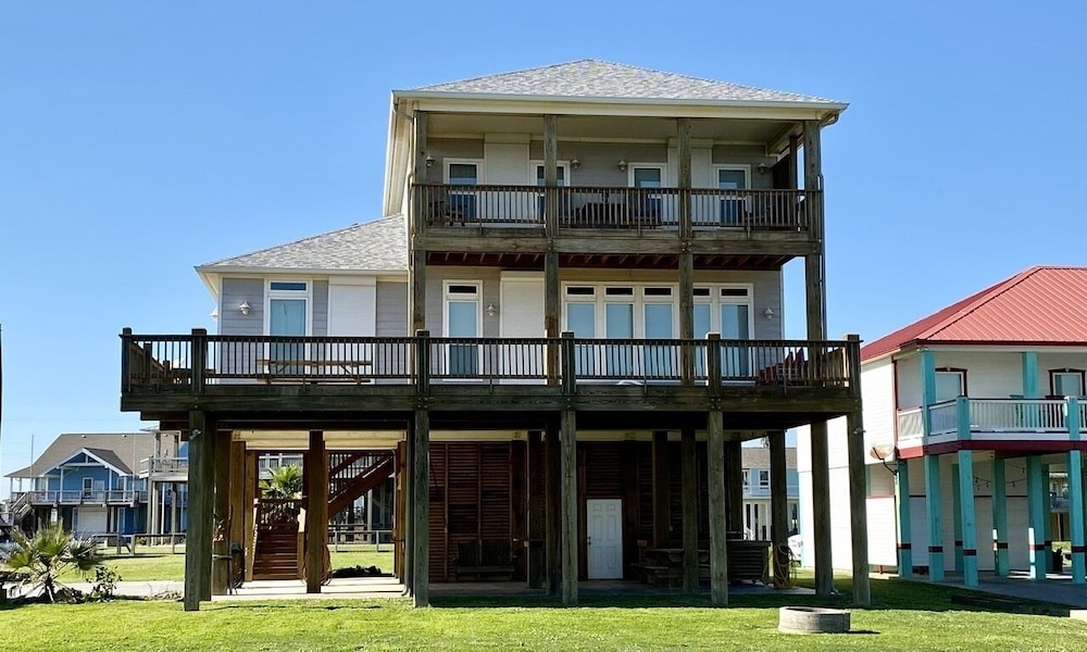 Sea Hag 3 Bedroom Home by RedAwning view 3