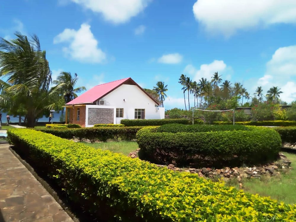 Zan Oceans Resort