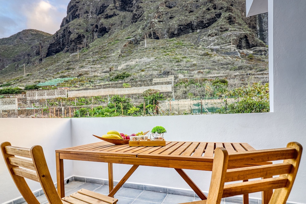 Special Home w Tropical Garden Near Seaside