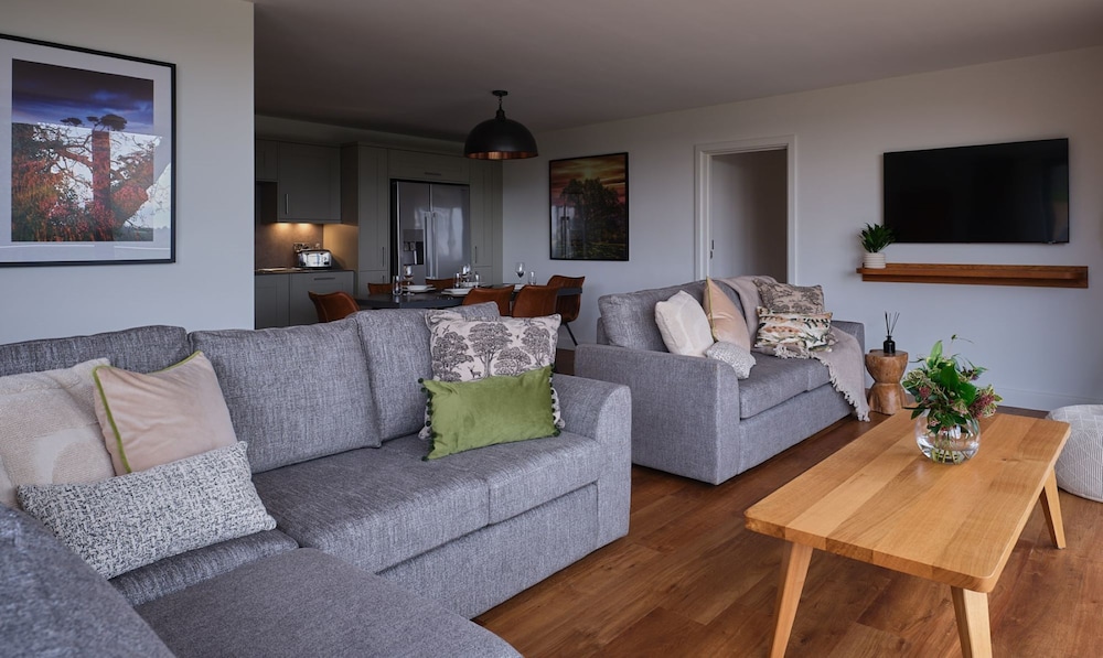 Valley View 3 Bedroom Lodge 2