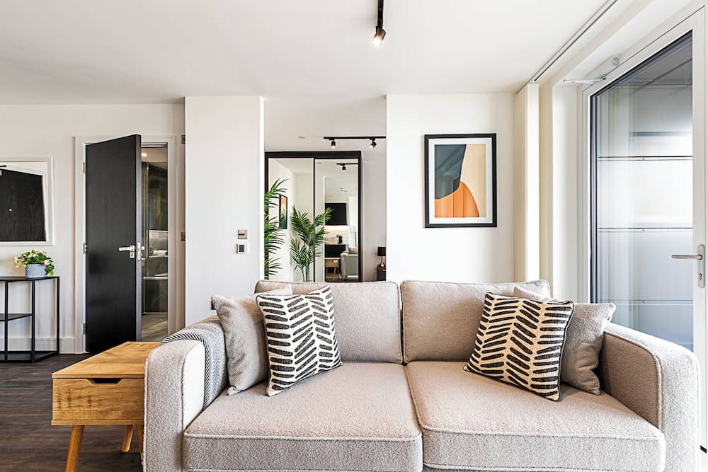 Sky-High Studio with Stunning Views
