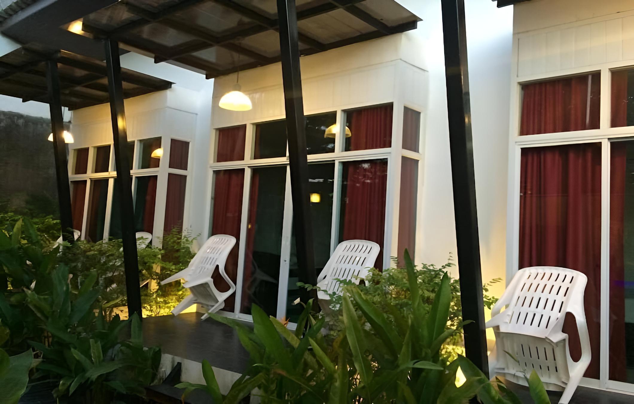 Loma Place