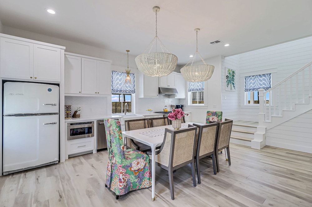 The Coastal Cottage 210esc-b