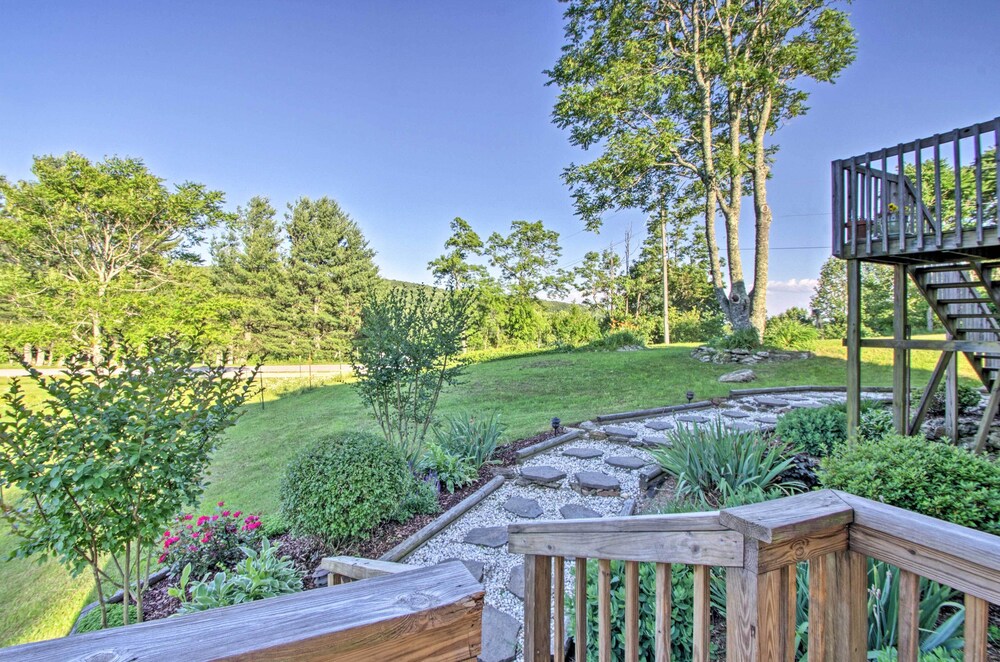 Hendersonville Apt. w/ Sugarloaf Mountain Views! view 5