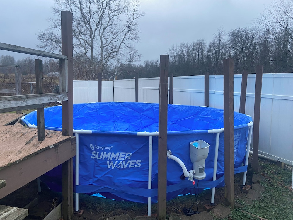 Bloomington Vacations - Large Country Home Pool and hot tub - Property Image 4