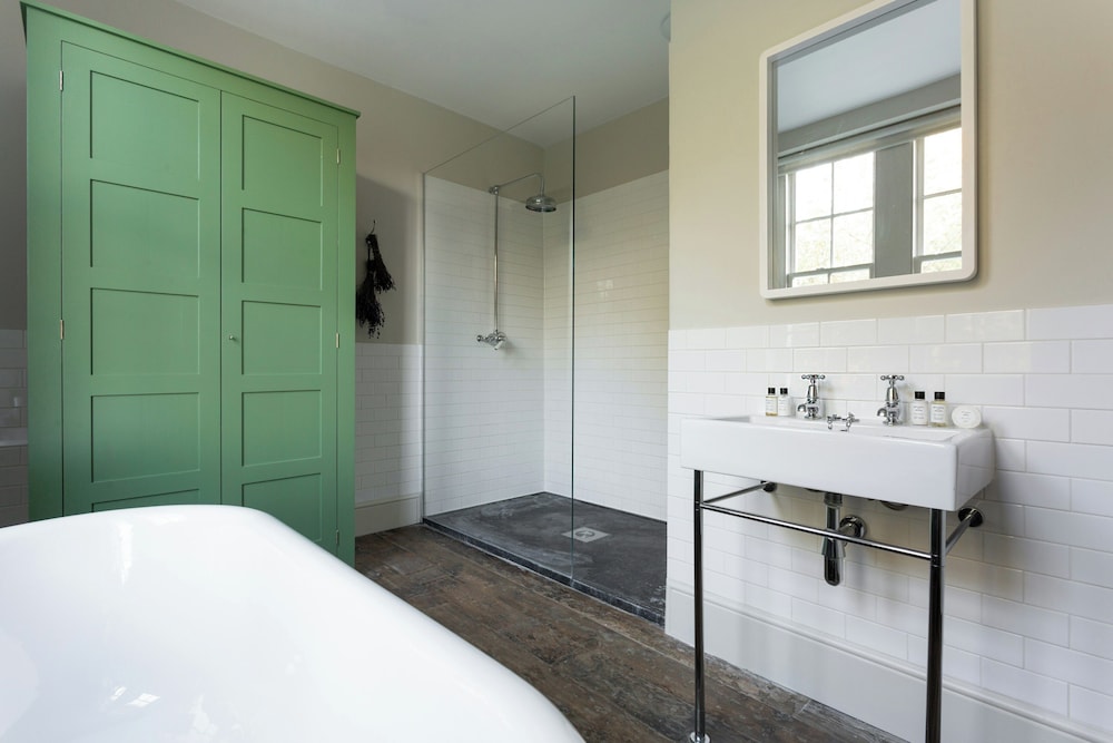 Canonbury Park North II by Onefinestay