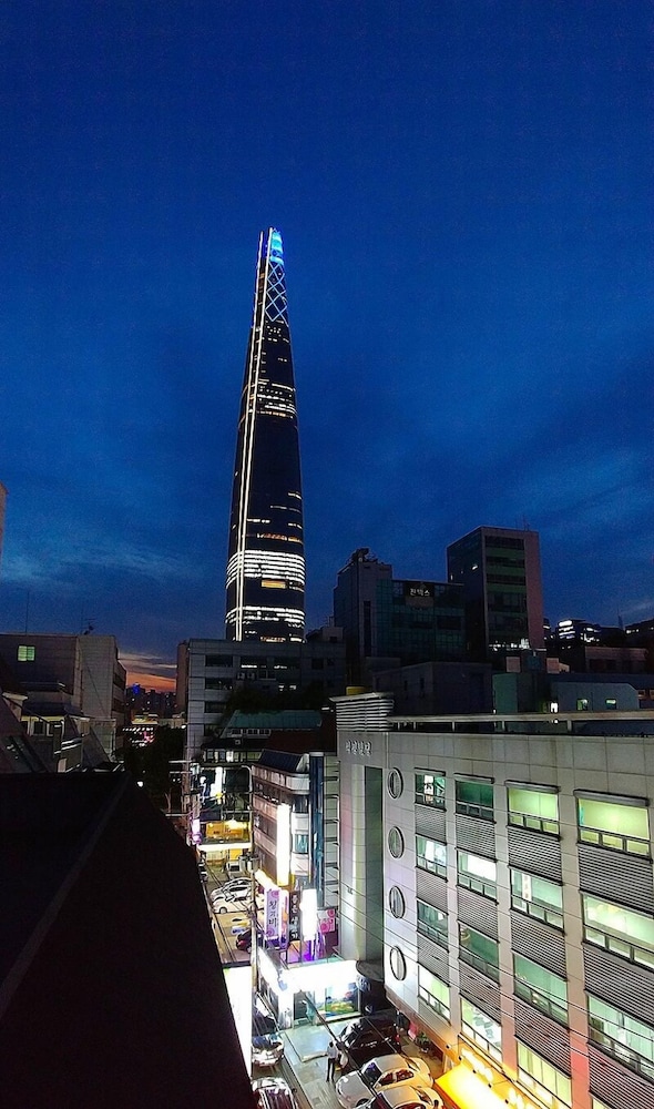 LotteTower Rainbow House