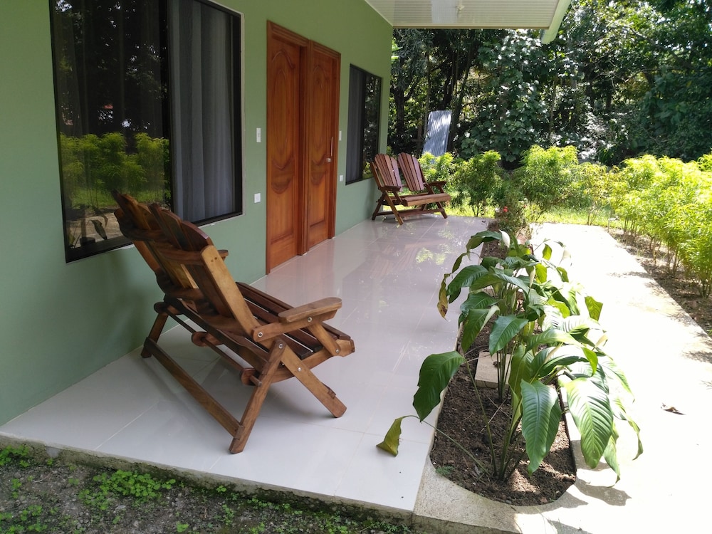 Manuel Antonio Hostel Resort