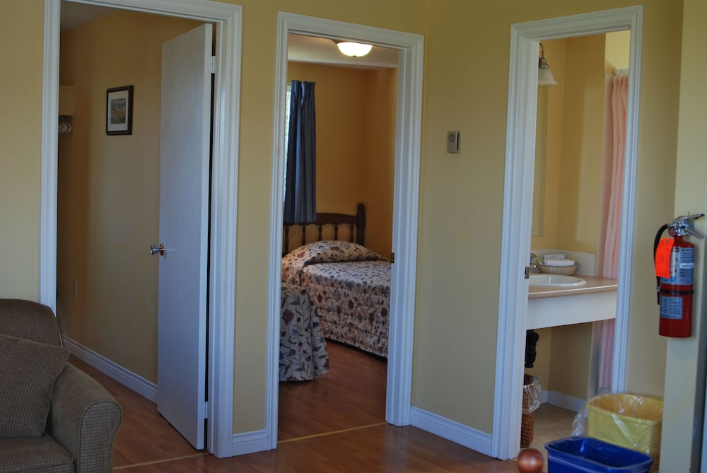 Shining Waters Cottages