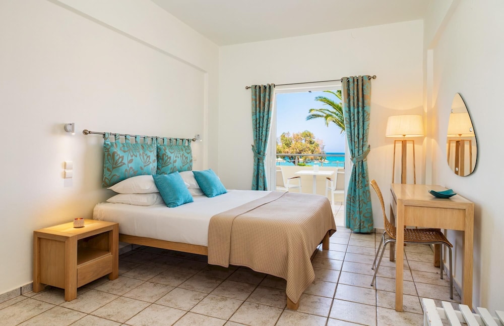 Galazio Kima Apartments - Hibiscus Junior Suite 3 view 2