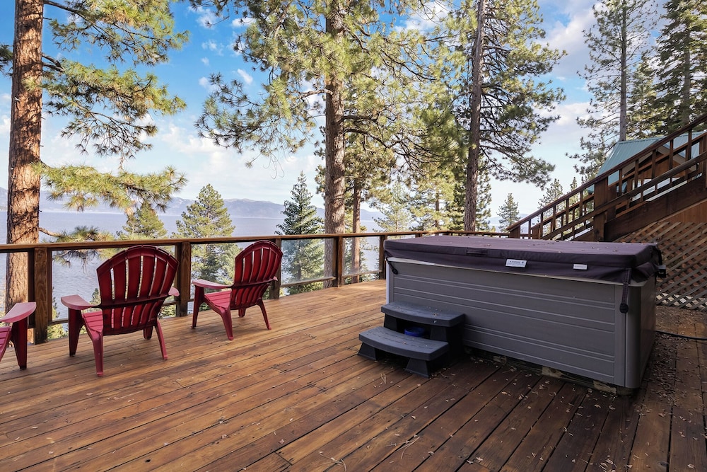 Tahoe Mountain Retreat Sleeps 12!