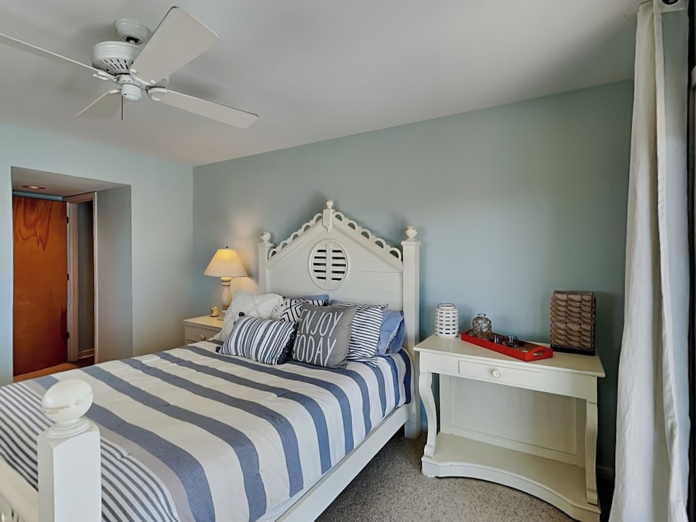 The Shell Collector by Topsail Realty