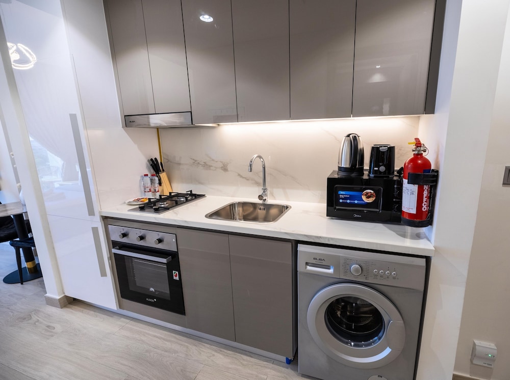 Elite LUX Holiday Homes - Upscale Studio in Azizi Riviera Prime Location Dubai