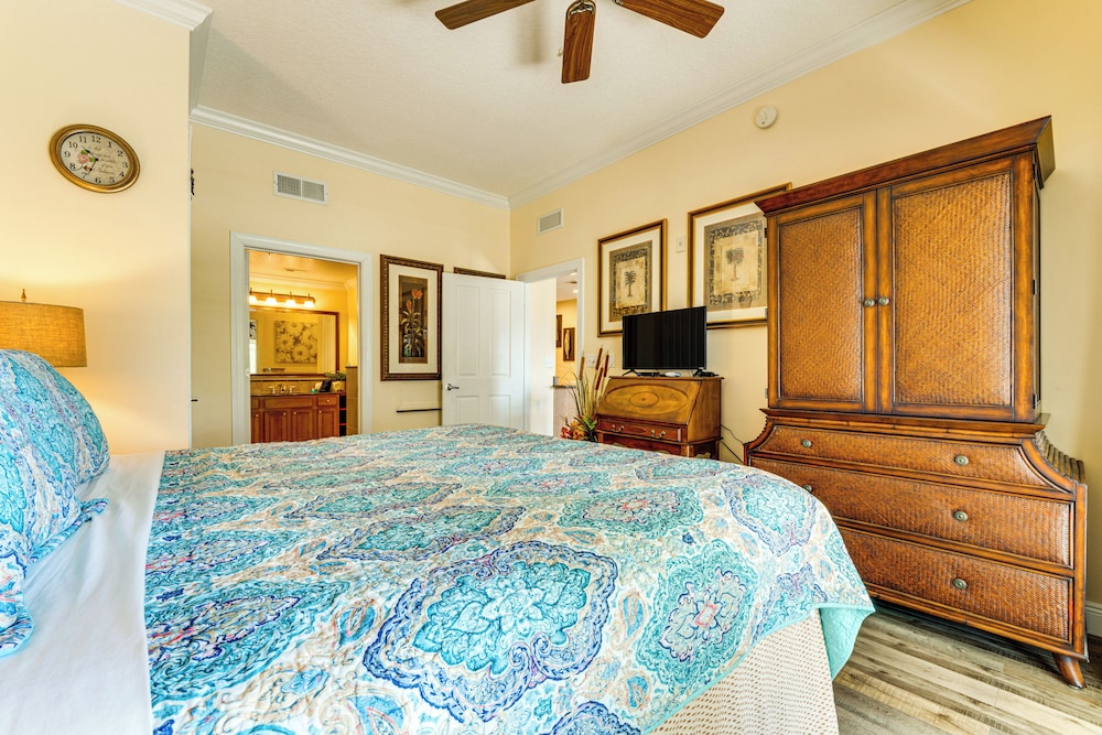 7 Mi to Disney World: Condo w/ 2 Balconies + Pools