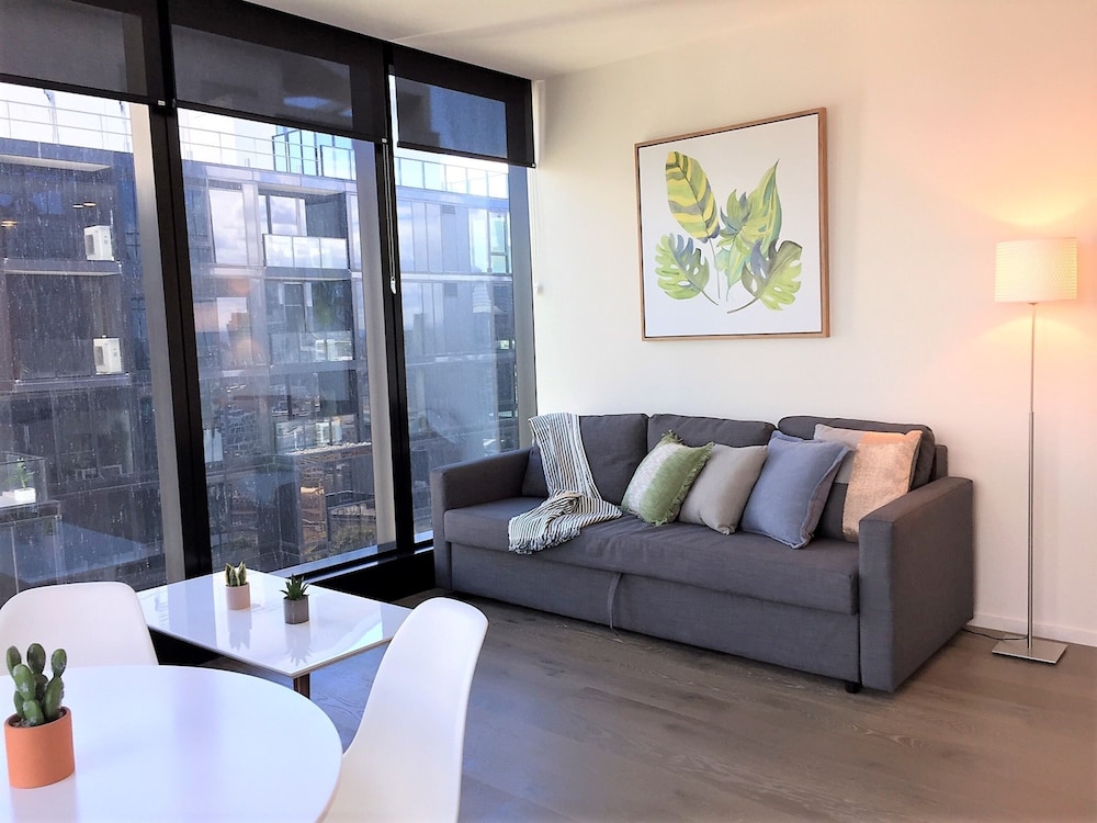 ReadySet Apartments on Southbank Boulevard