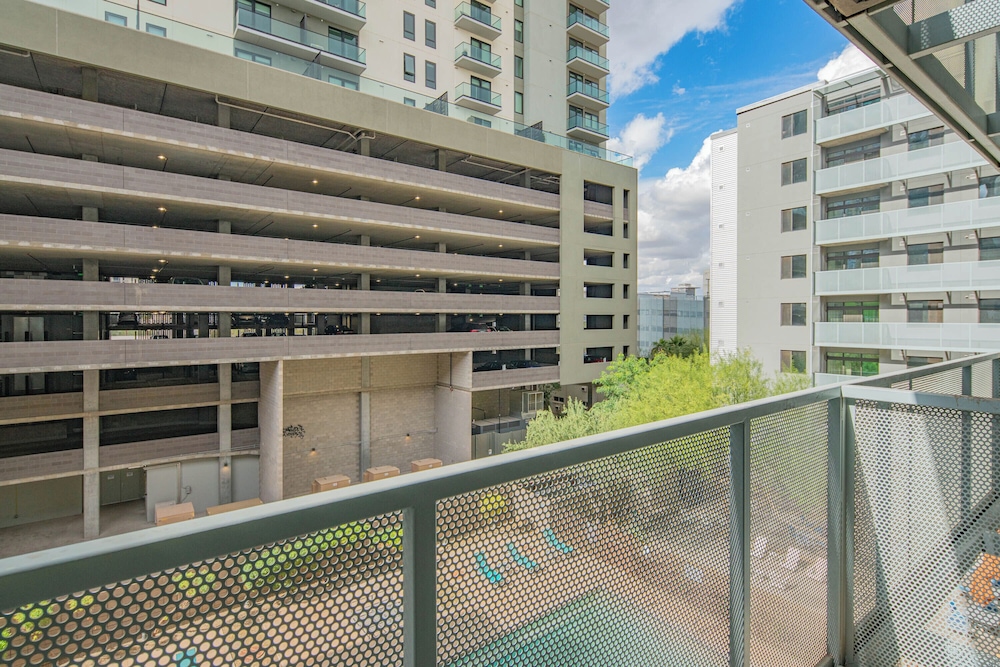 ROVE LIVING/KL - Roosevelt Point