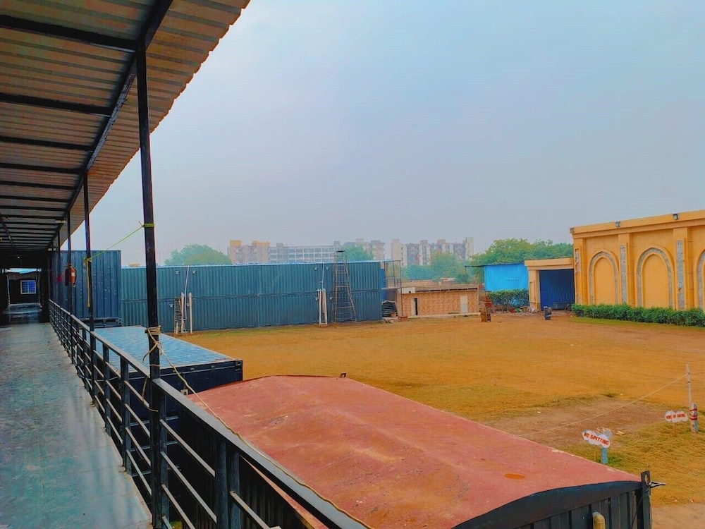 THE ROYAL CARGO RESORT