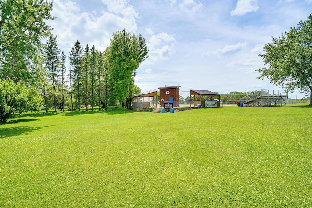 7 Mi to Eldorado Marsh: Family Home w/ Pool