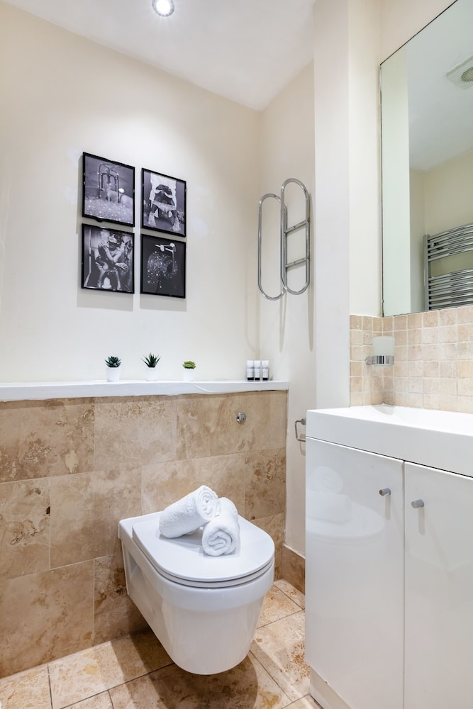 Classic 1BR - Notting Hill Gem