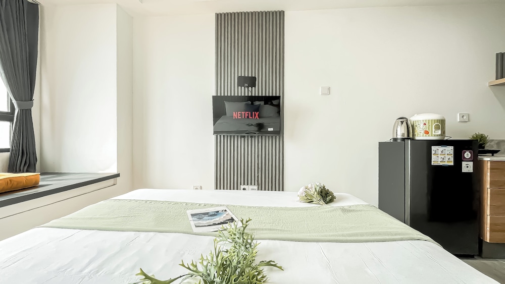 Studio Apartment Collins Boulevard Near Summarecon Mall Serpong