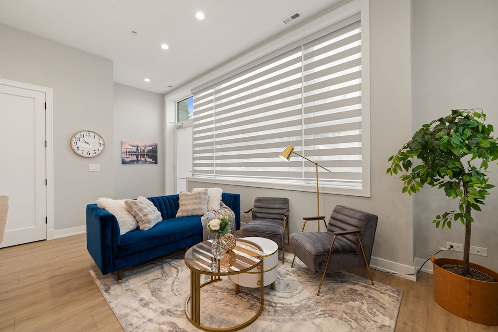 New Building in Med District - Modern 2bed 2bath
