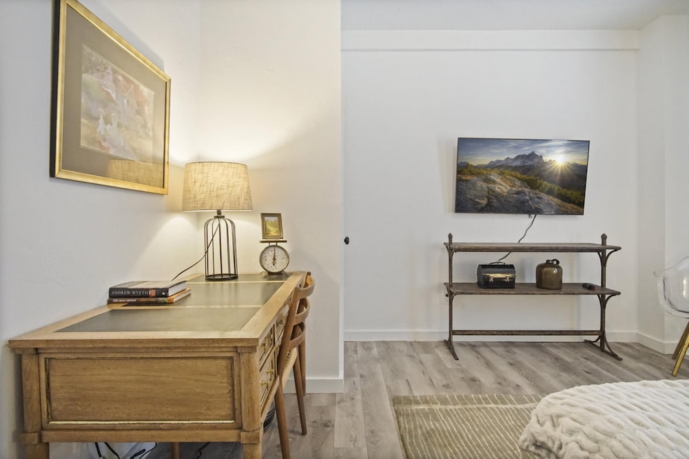 Oklahoma City Vacations - 3-story 6-bedroom 4 Bathrooms 3min-asian Dist - Property Image 60