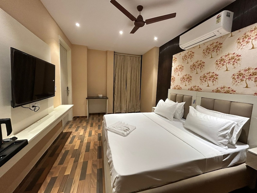 Hotel Ginger Plaza by ASPL