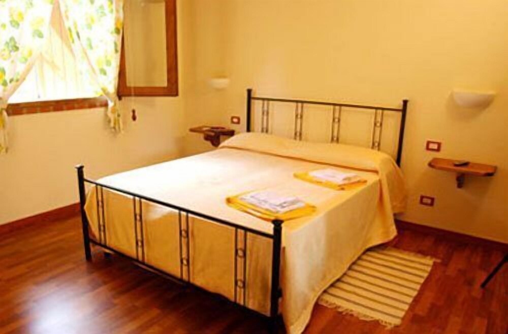 La Casetta Bed and Breakfast photo 2