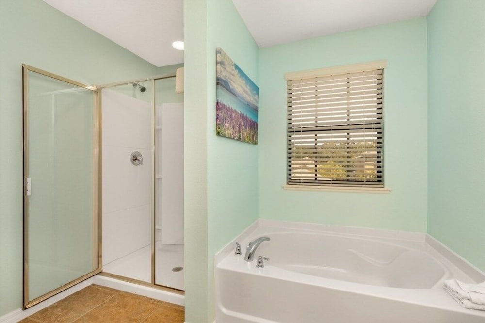 Luxury 4br Retreat W/ Pool, Game Room Near Disney 4 Bedroom Villa