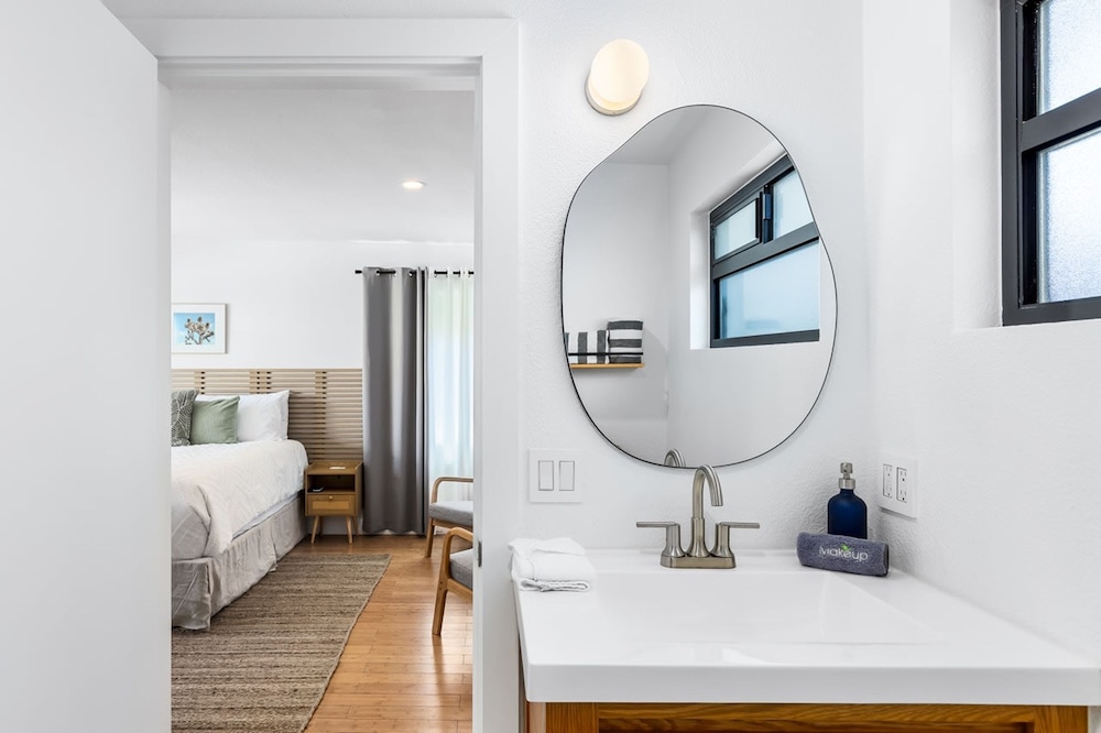 The Yucca Hotel- Entire Boutique Buyout
