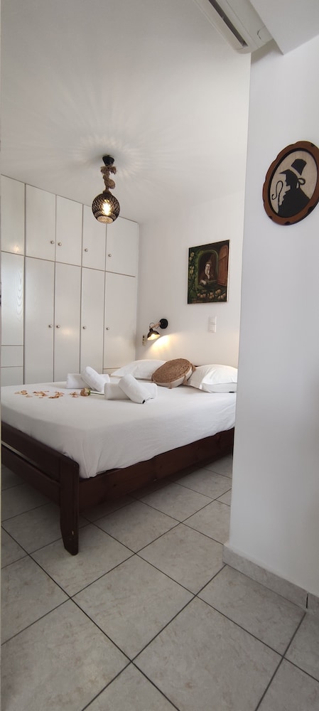 Kapetanos Rooms