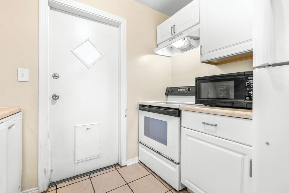 Charming Seminole Heights Getaway