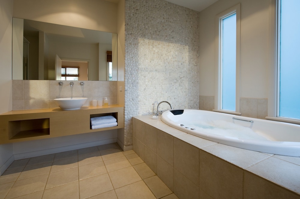 Queensberry Springs Villa 1