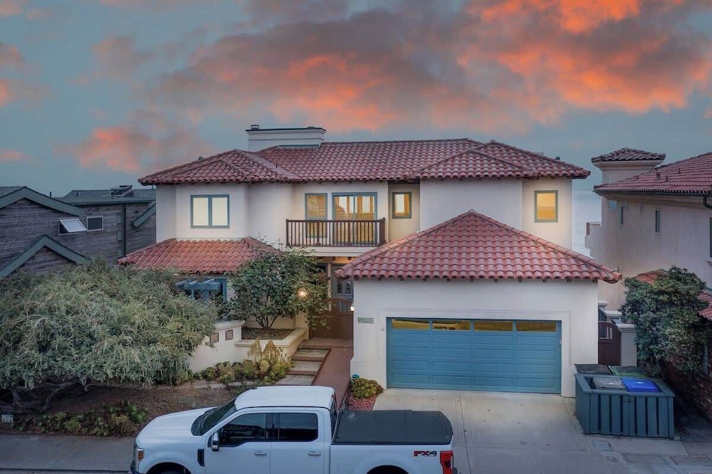 4 Bedroom With Pool in Oceanside