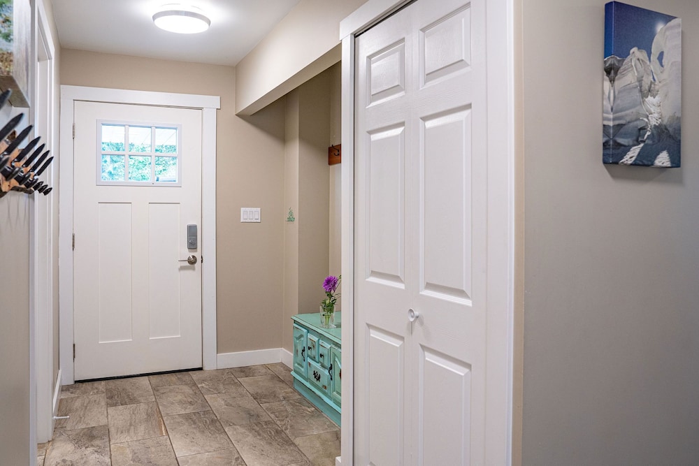 Revelstoke Lakehouse by Revelstoke Vacations