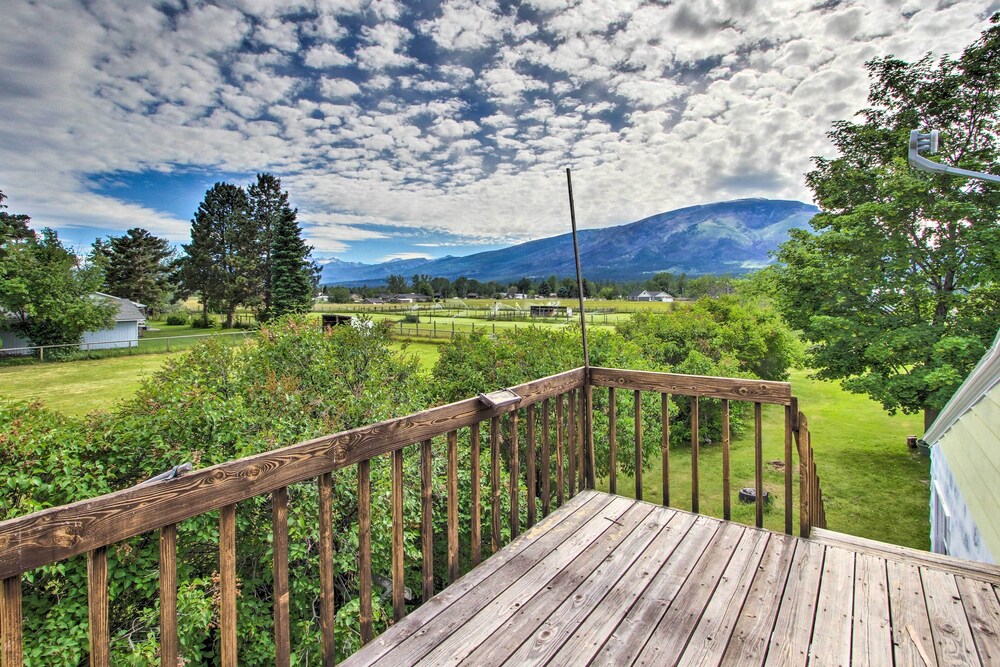 Rustic Hamilton Farmhouse: Stunning Mtn Views