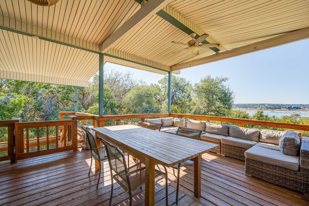 4 3 two King Beds Perfect Sunset Lake Views Pickleball Fire pit Lvl2 EV POA Pool