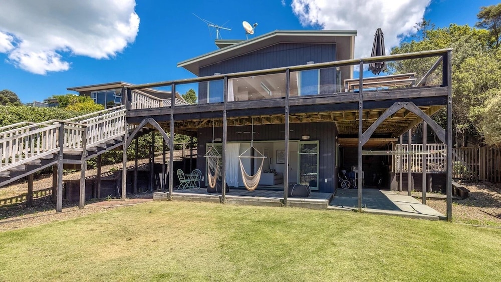 Onetangi Seaview Residence