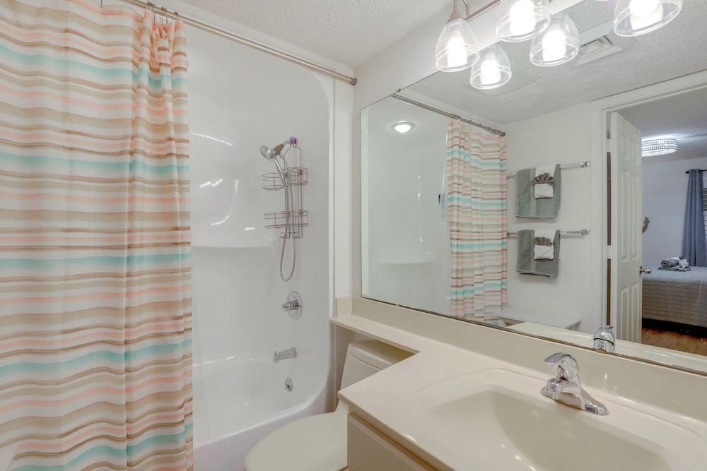 Walk to Myrtle Beach: Condo w/ Views & Pool Access