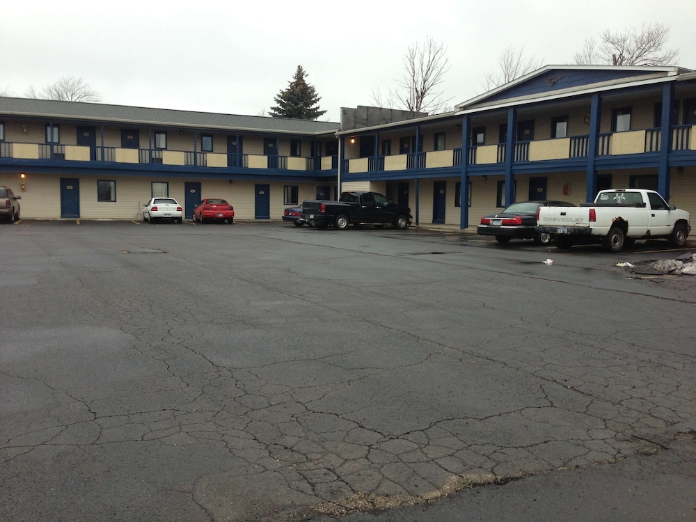 Cadet Motor Inn