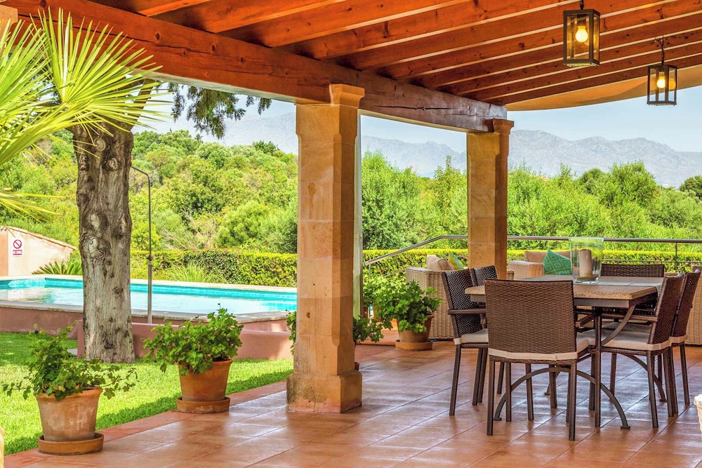Villa Alzina