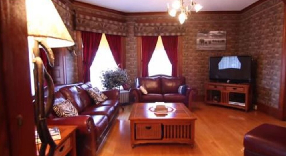 1897 Beekman House