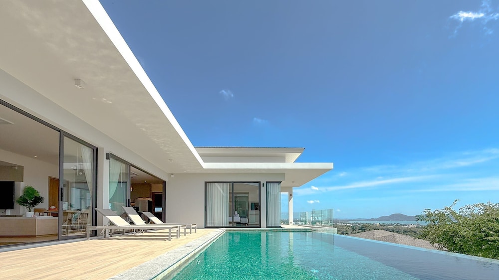 The Salin Seaview Villas