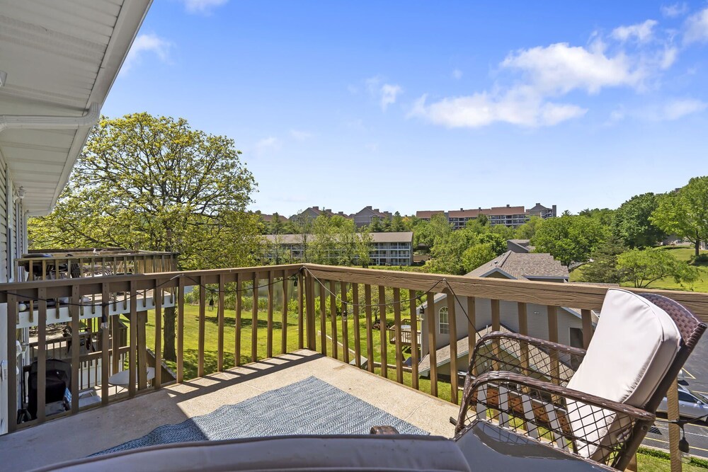 Escape to the Pond View Oasis - Resort Amenities view 5