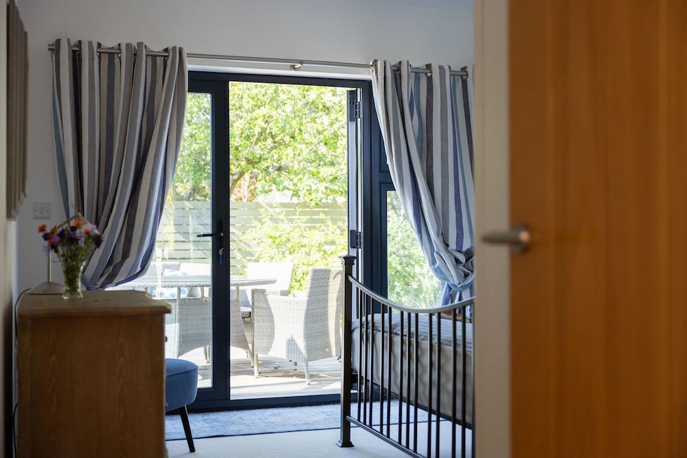 Bespoke Retreat for 4 in West Wittering