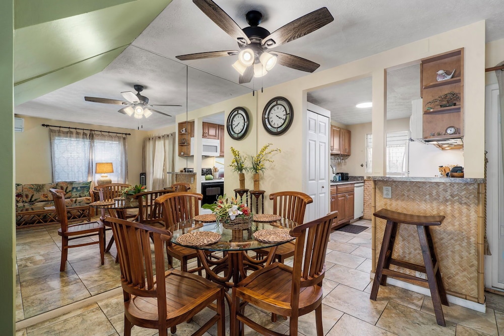 Steps From Lanai to Beach - AC & Wifi - Affordable- Vrkcv